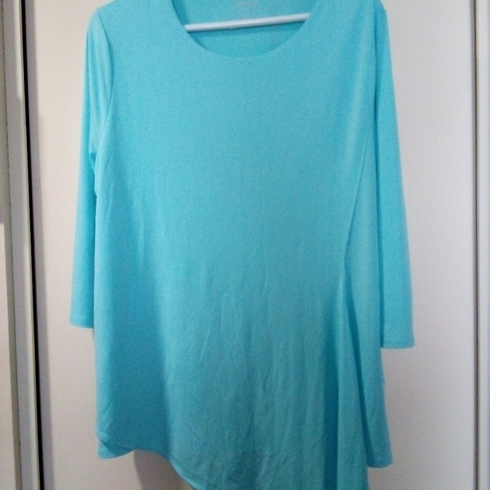 Women's Top - Picture 3 of 11